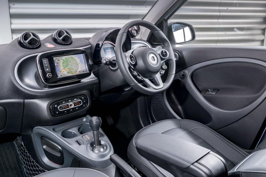 Моторный отсек Smart EQ ForFour Prime (W453) 2018 года  (UK) (фото 26 из 36)